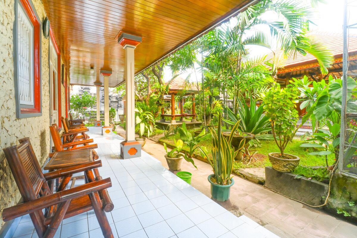Surf Doggie Inn Kuta Lombok Exterior foto